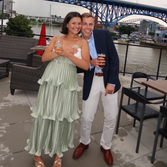 Meet your Posher, Eve - Picture 2 of 3